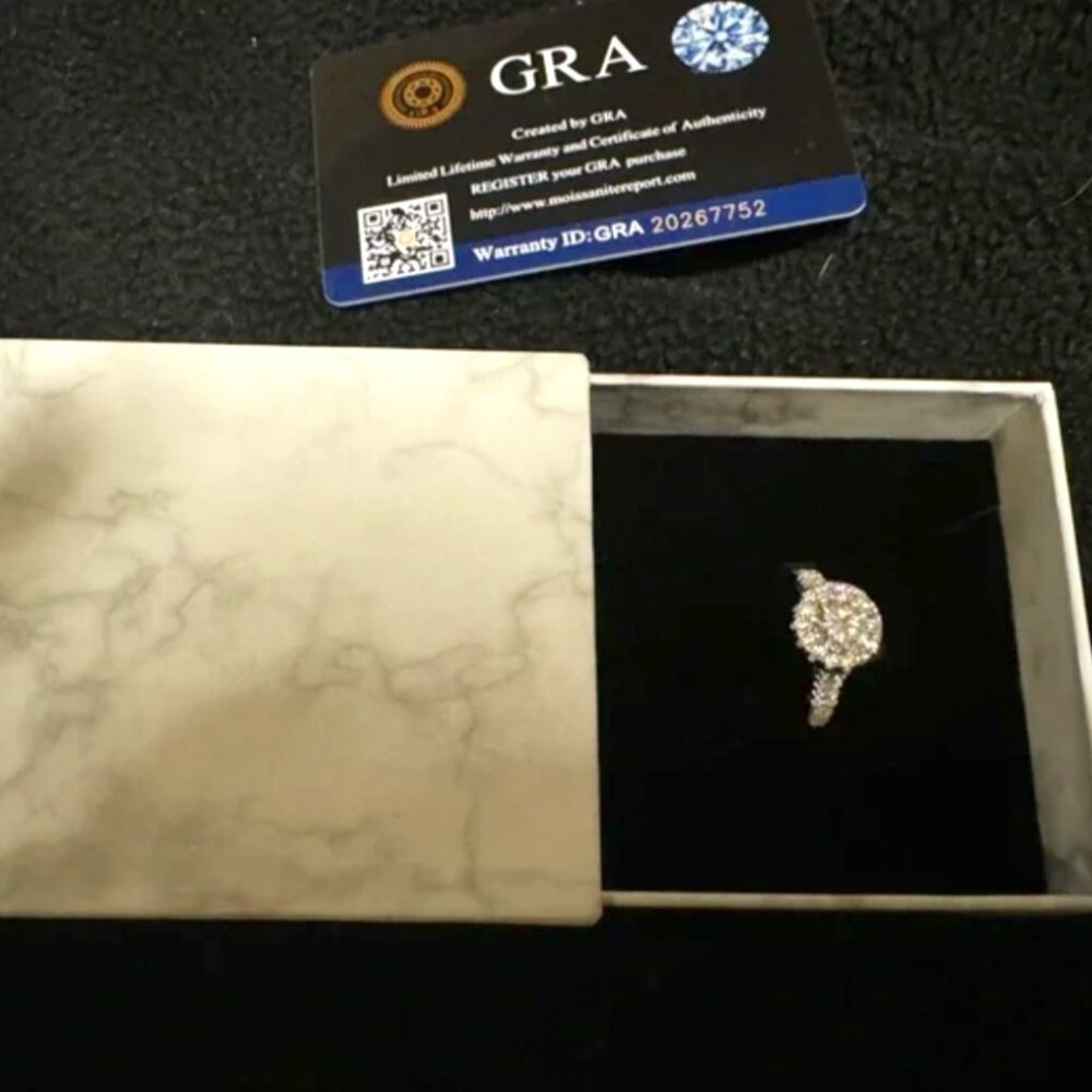 2CT Moissanite Sterling Silver Ring Sz 7